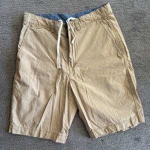 Men’s Polo Ralph Lauren khaki Shorts, size 29 relaxed fit.  In great condition!